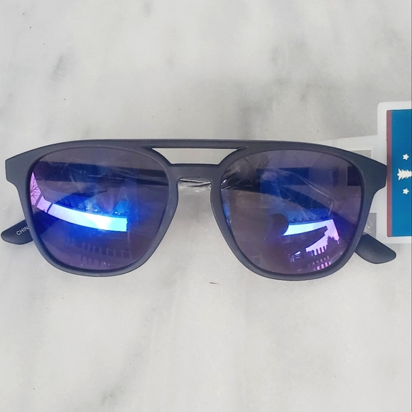 #T Mens Stylish sunglasses modern design Features purple Blue reflective lenses - Picture 1 of 2